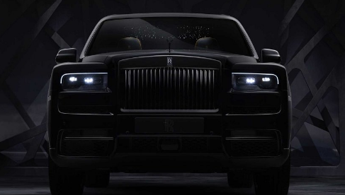 سعر ومواصفات سيارة بلاك بادج Rolls Royce Cullinan Black Badge في السعودية 2022