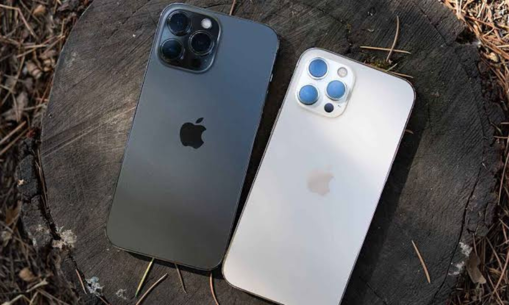 كبير على جهاز Iphone 13 Pro في نون السعودية