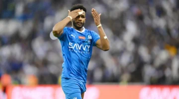 انتظار الأزرق بعد إصابته أمام النصر لاعب العين الإماراتي