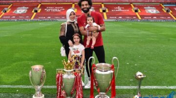 عمر محمد صلاح وزوجته؟